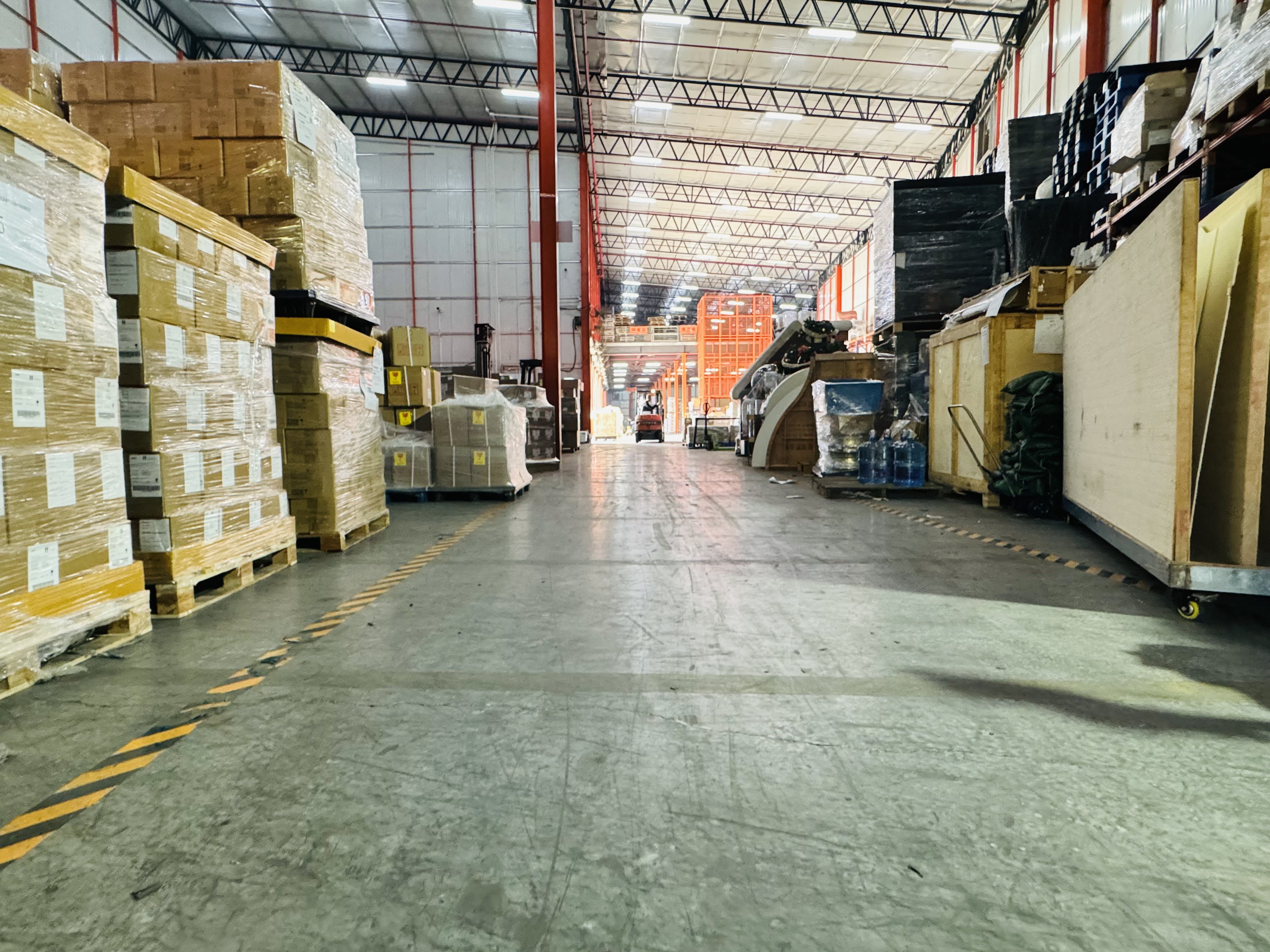 鴻泰信香港倉庫